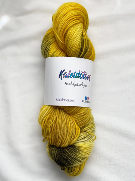 Dandelion Crown - Yarn-Kaleidotoes